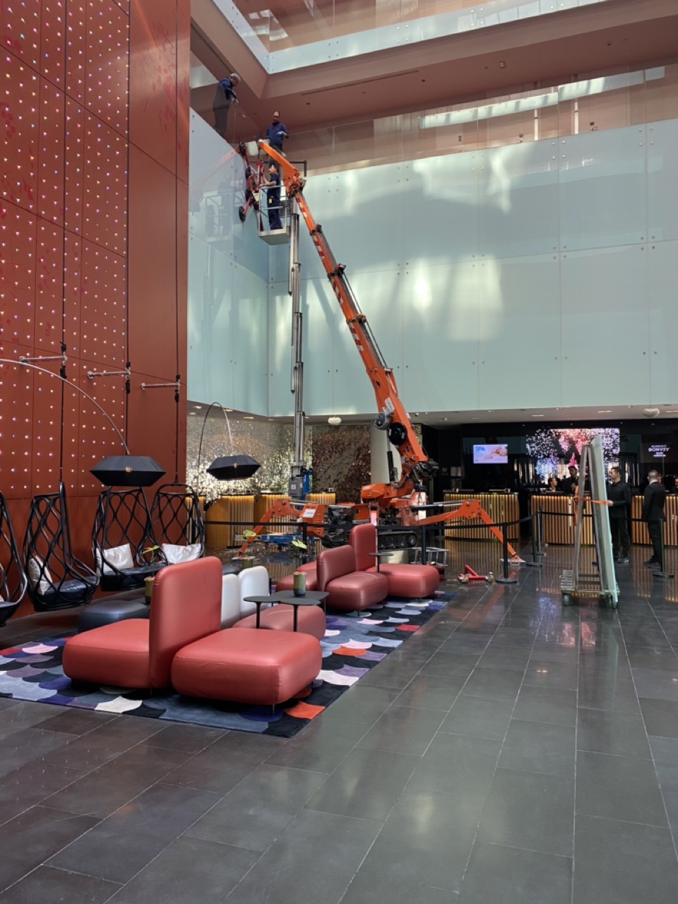 Gruas en interiores